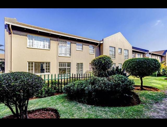 2 BEDROOM TOWNHOUSE FOR SALE IN RAVENSWOOD